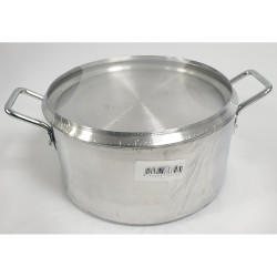 9 INCH CASSEROLE UK MADE 