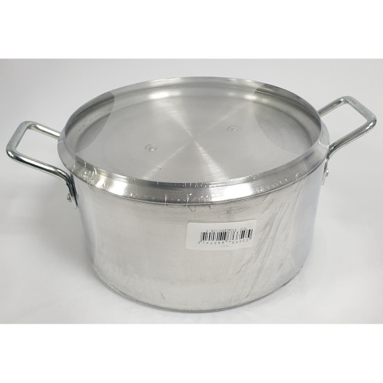 9 INCH CASSEROLE UK MADE image