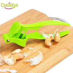 PL LEMON SQUEEZER+JUG (215-1)